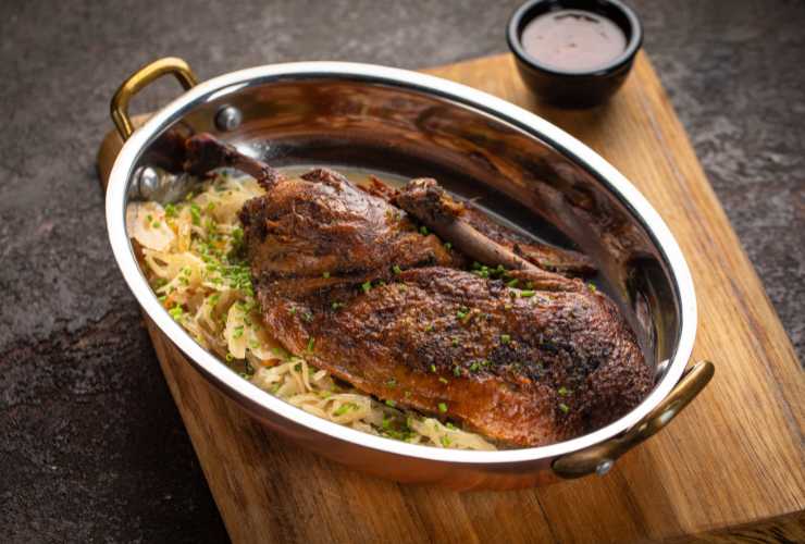Do you want to make a leg of lamb for today which is Easter, you have to do it like this!  - RecipeSprint