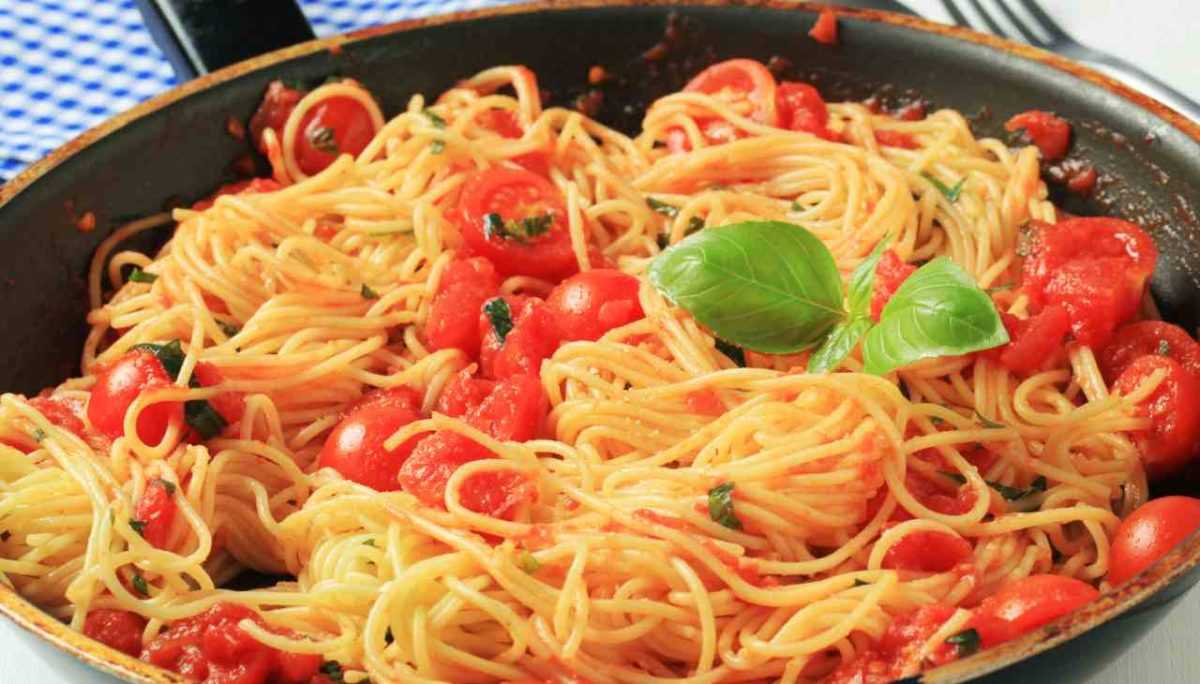 Spaghetti alla giovannino: simplicity on the table is called that!