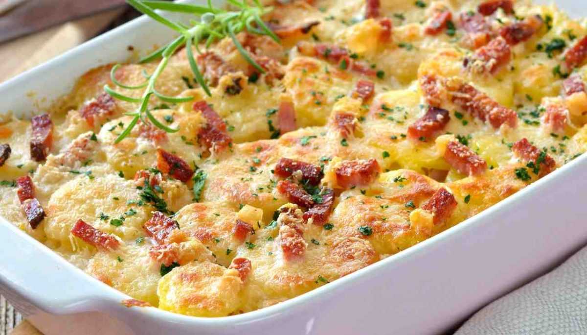 Tasty baked potatoes: try the version with speck, you will amaze everyone!