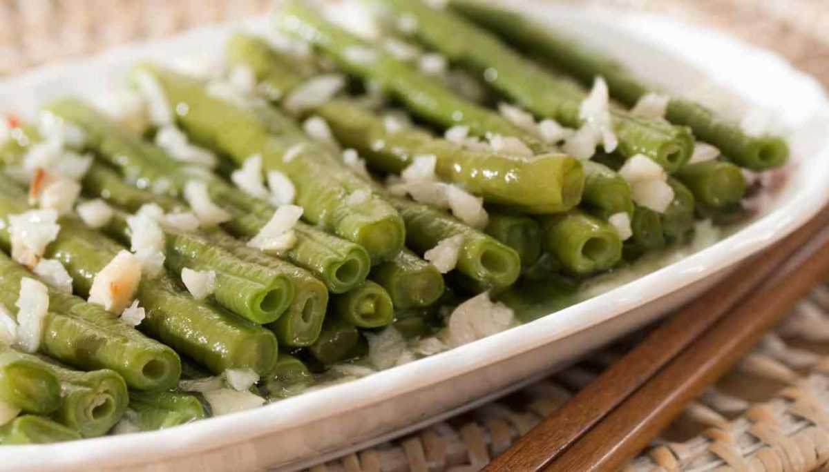 Green beans with garlic: refreshing, they are really irresistible with that extra lively touch!