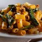 Rigatoni sausages and turnip greens, the first without too many frills that conquers everyone - RicettaSprint.it