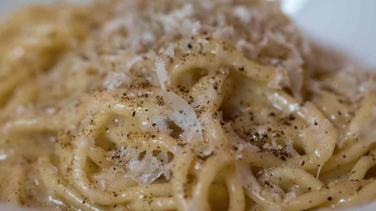 There are those who call it cuckold pasta or more simply butter and parmesan, but few people know the secret to making cream, but I do!  - RicettaSprint.it