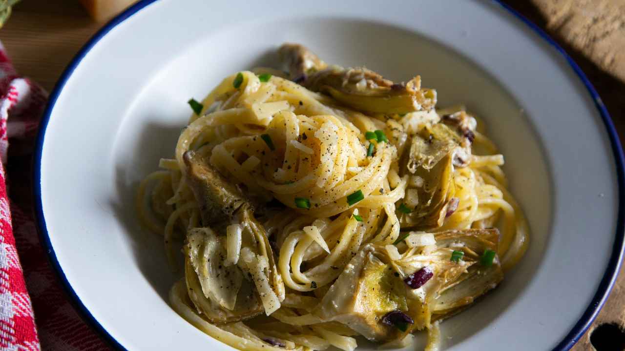 With two artichokes I made a restaurant first course, my husband licks his chops every time - RicettaSprint
